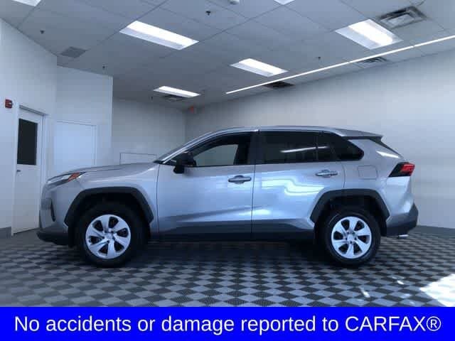 2024 Toyota RAV4 LE photo 3