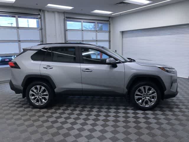 Thumbnail: 2025 Toyota RAV4 - 28