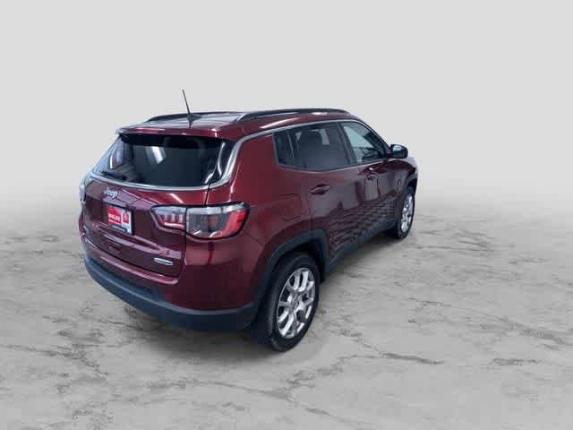 Thumbnail: 2022 Jeep Compass - 10