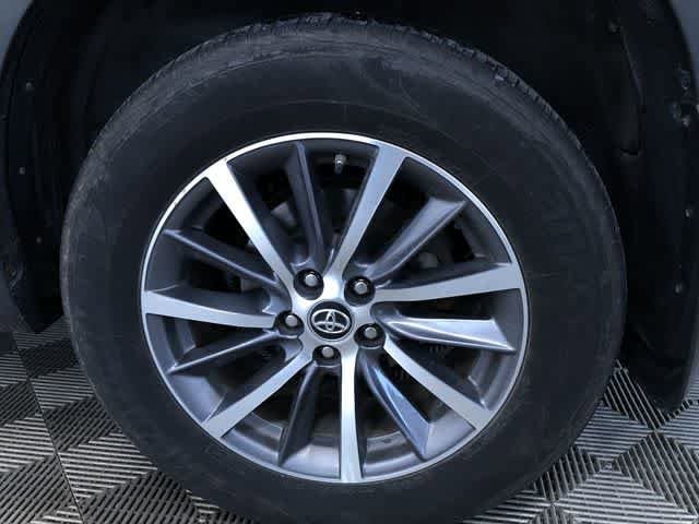 Thumbnail: 2019 Toyota Highlander - 16