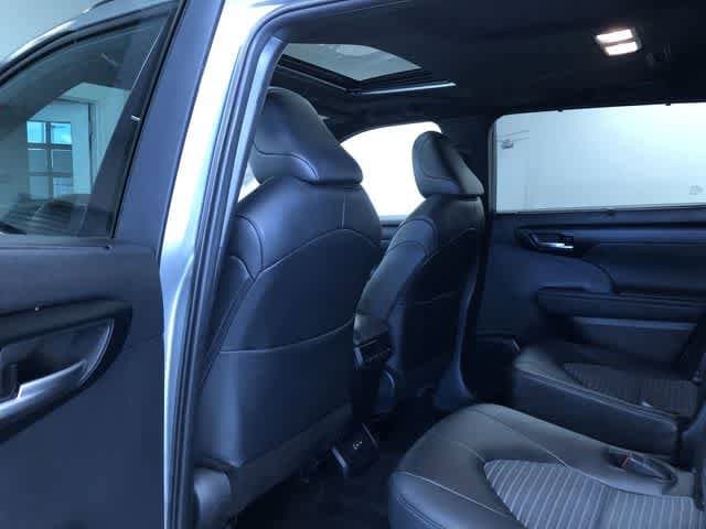 Thumbnail: 2025 Toyota Highlander - 19