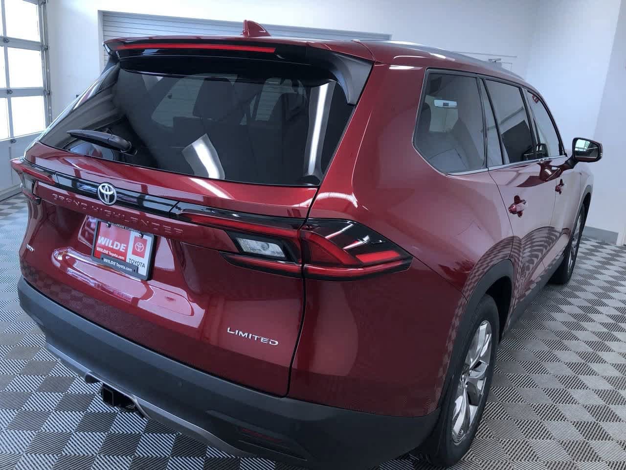 Thumbnail: 2025 Toyota Grand Highlander - 36