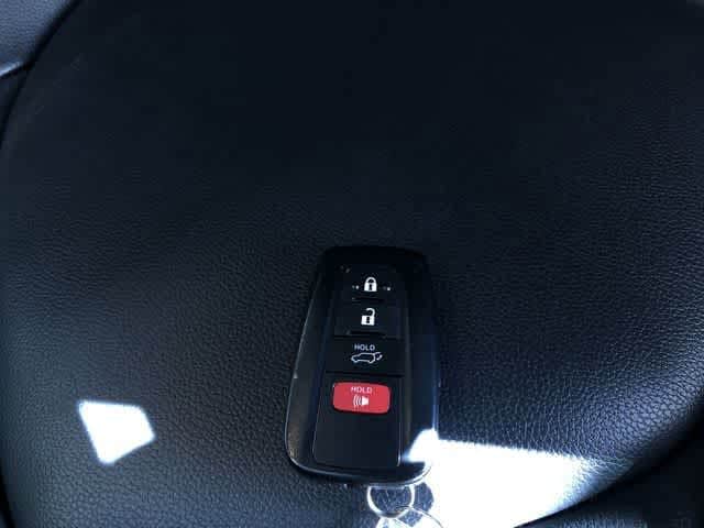 Thumbnail: 2022 Toyota Highlander - 32