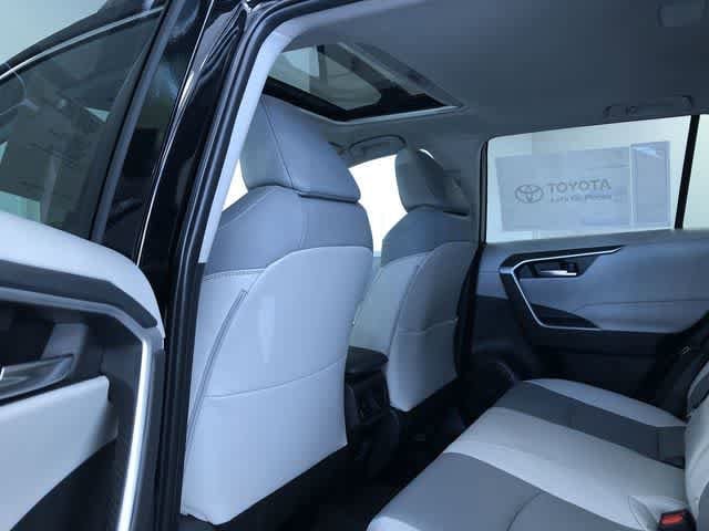 Thumbnail: 2025 Toyota RAV4 - 22