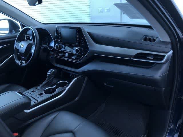 Thumbnail: 2021 Toyota Highlander - 23