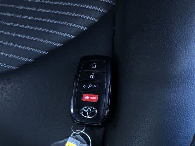 Thumbnail: 2025 Toyota Highlander - 23