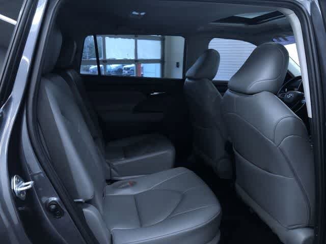 Thumbnail: 2023 Toyota Highlander - 23