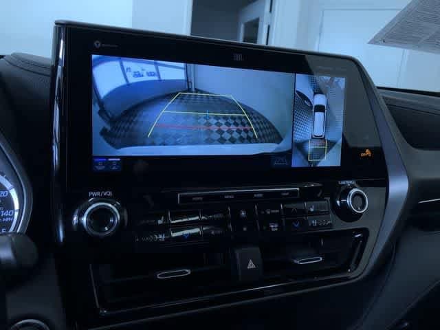 Thumbnail: 2022 Toyota Highlander - 27