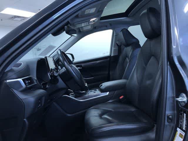 Thumbnail: 2020 Toyota Highlander - 20