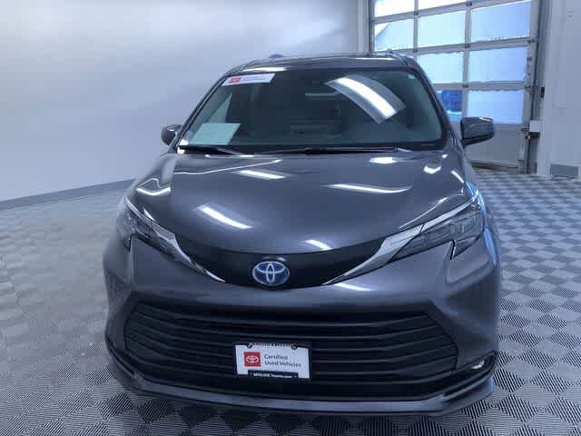 Thumbnail: 2025 Toyota Sienna - 14
