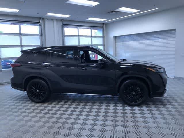 Thumbnail: 2025 Toyota Highlander - 35