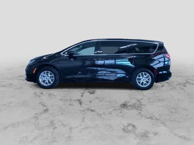 Thumbnail: 2025 Chrysler Pacifica - 7