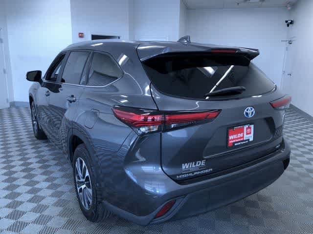 Thumbnail: 2023 Toyota Highlander - 13