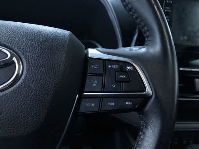 Thumbnail: 2021 Toyota Highlander - 26