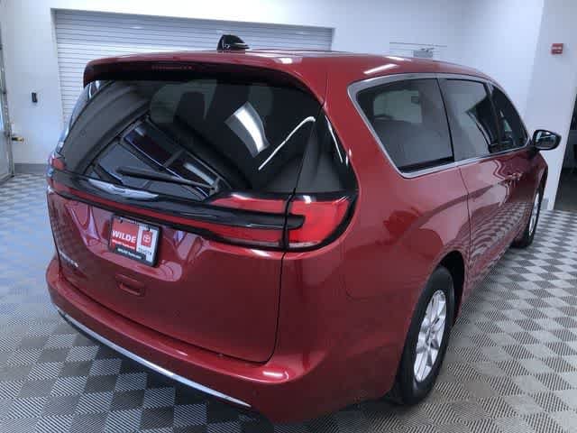 Thumbnail: 2025 Chrysler Pacifica - 36