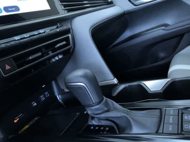 Thumbnail: 2025 Toyota Camry - 22