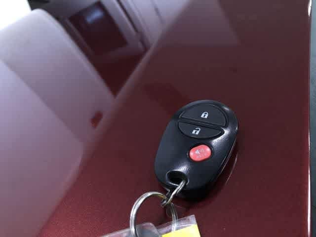 Thumbnail: 2012 Toyota Sienna - 37