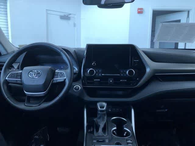 Thumbnail: 2024 Toyota Highlander - 19