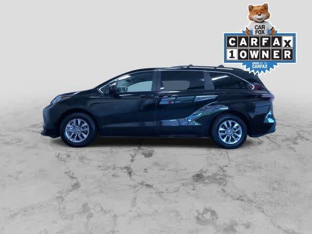 Thumbnail: 2026 Toyota Sienna - 6