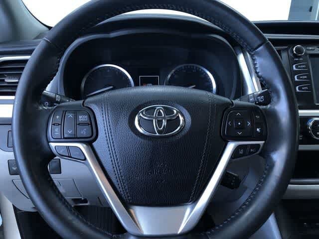 Thumbnail: 2018 Toyota Highlander - 26