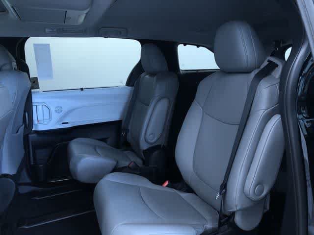 Thumbnail: 2026 Toyota Sienna - 20