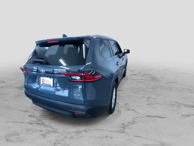 Thumbnail: 2025 Toyota Grand Highlander - 9