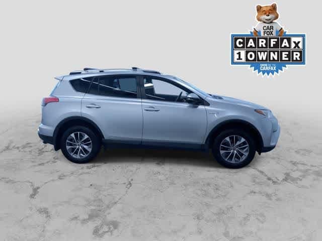 Thumbnail: 2016 Toyota RAV4 - 2