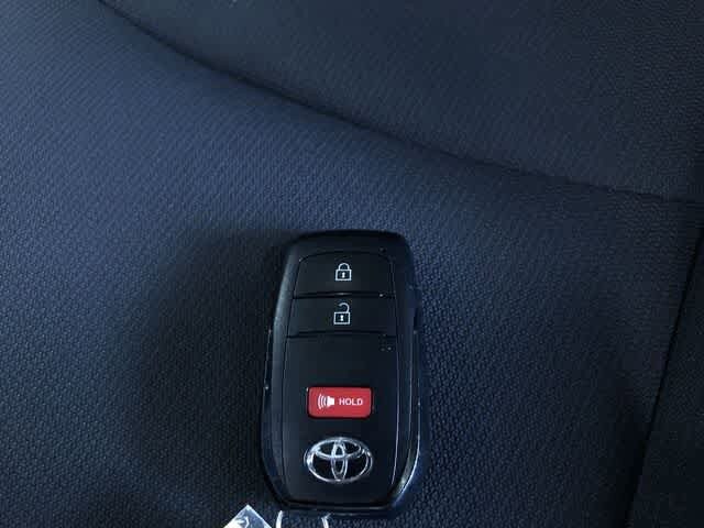 Thumbnail: 2022 Toyota Corolla Cross - 34