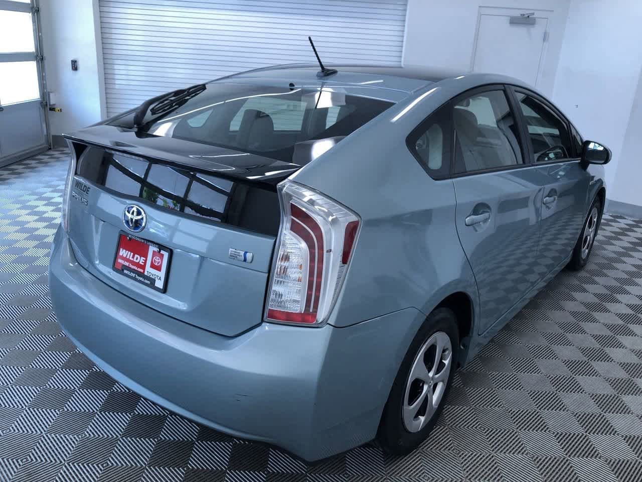 Thumbnail: 2013 Toyota Prius - 32