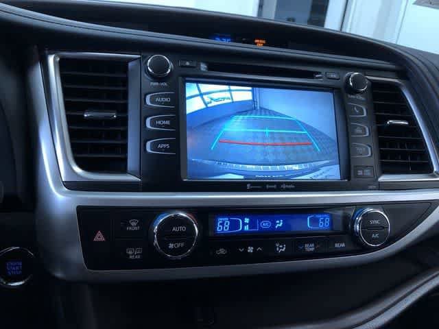 Thumbnail: 2018 Toyota Highlander - 28