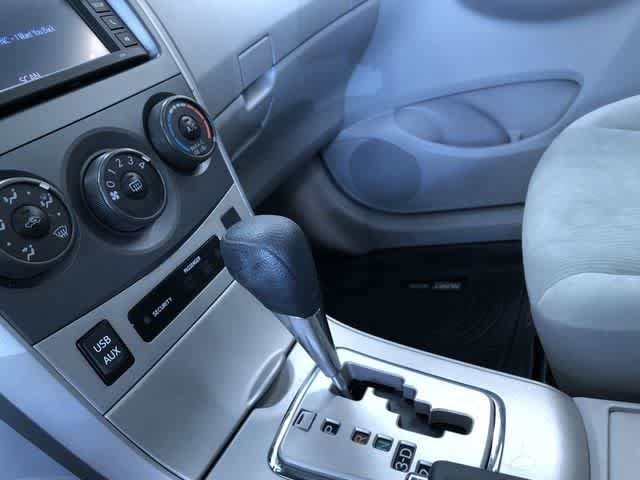 Thumbnail: 2013 Toyota Corolla - 27