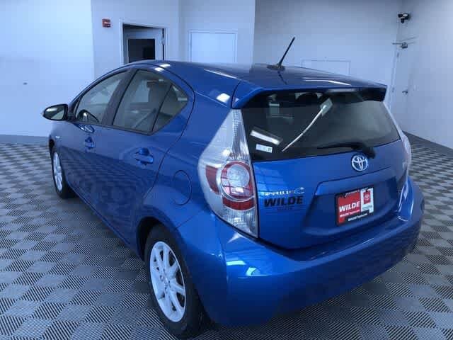 Thumbnail: 2012 Toyota Prius c - 14