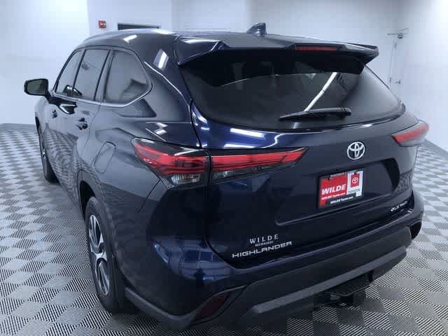 Thumbnail: 2021 Toyota Highlander - 12