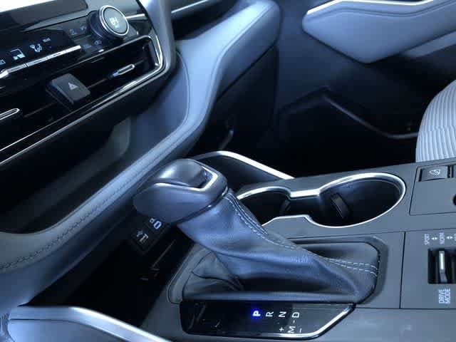 Thumbnail: 2023 Toyota Highlander - 29