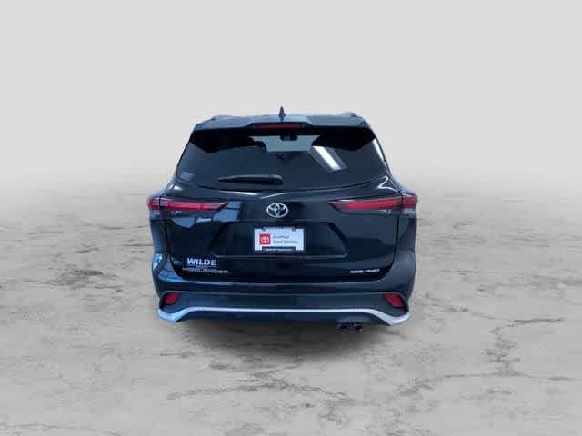 Thumbnail: 2025 Toyota Highlander - 8