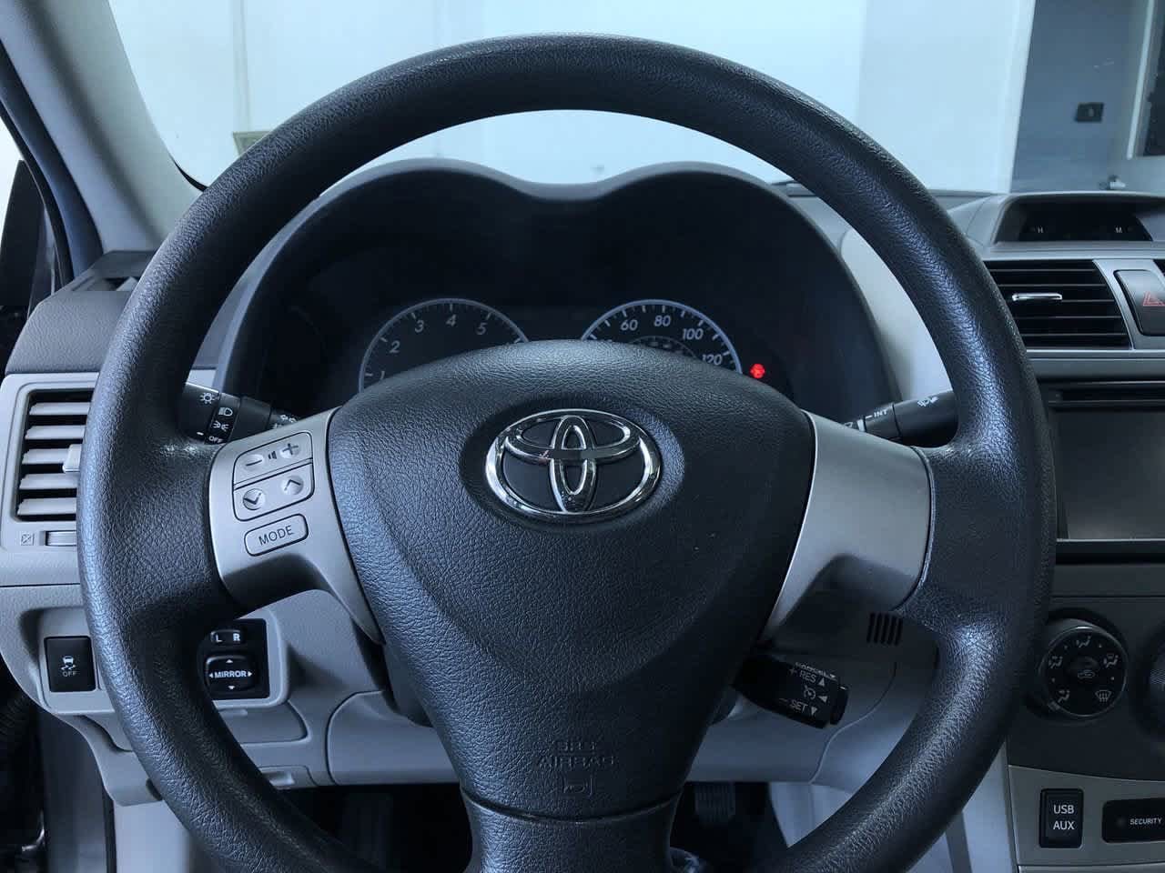 Thumbnail: 2013 Toyota Corolla - 25