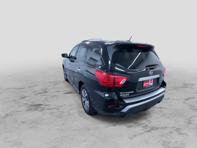 Thumbnail: 2017 Nissan Pathfinder - 8