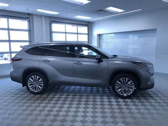 Thumbnail: 2026 Toyota Highlander - 27