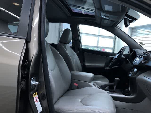 Thumbnail: 2010 Toyota RAV4 - 17