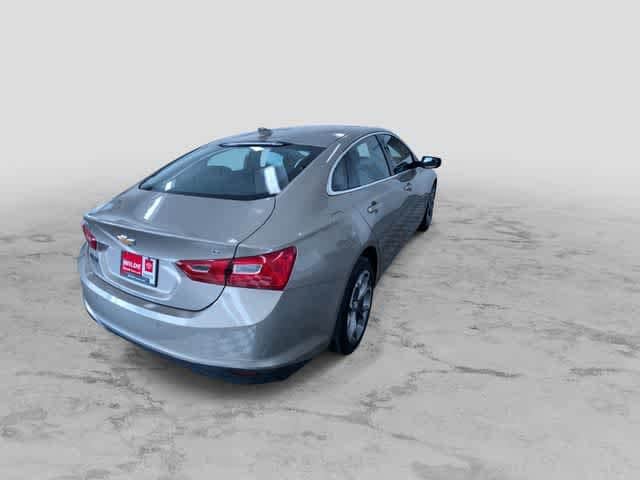 Thumbnail: 2024 Chevrolet Malibu - 10