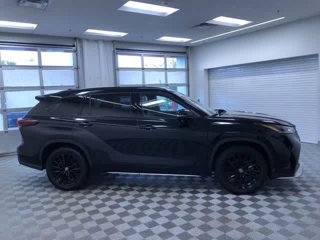Thumbnail: 2025 Toyota Highlander - 35