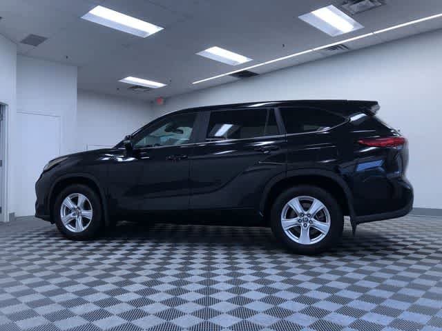 Thumbnail: 2023 Toyota Highlander - 11