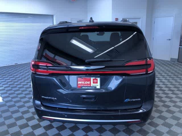 Thumbnail: 2021 Chrysler Pacifica - 14