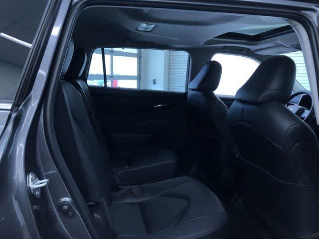 Thumbnail: 2023 Toyota Highlander - 22