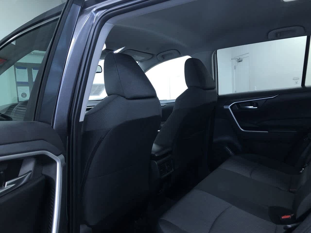 2024 Toyota RAV4 XLE 16