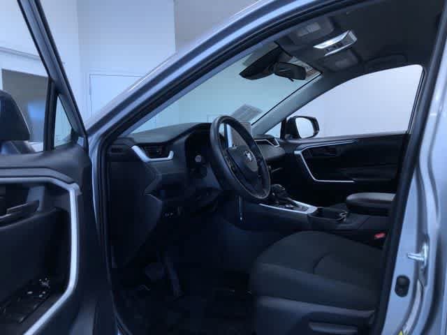 2025 Toyota RAV4 LE - Photo 10