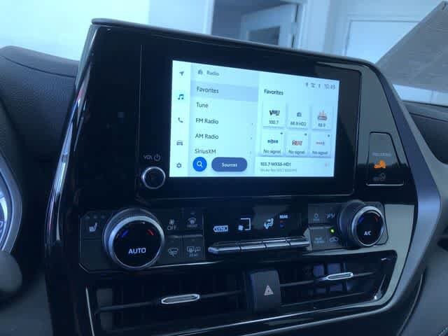 Thumbnail: 2023 Toyota Highlander - 29