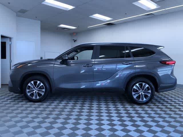 Thumbnail: 2023 Toyota Highlander - 12
