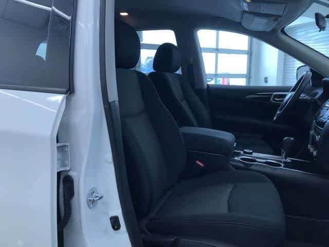 Thumbnail: 2017 Nissan Pathfinder - 22