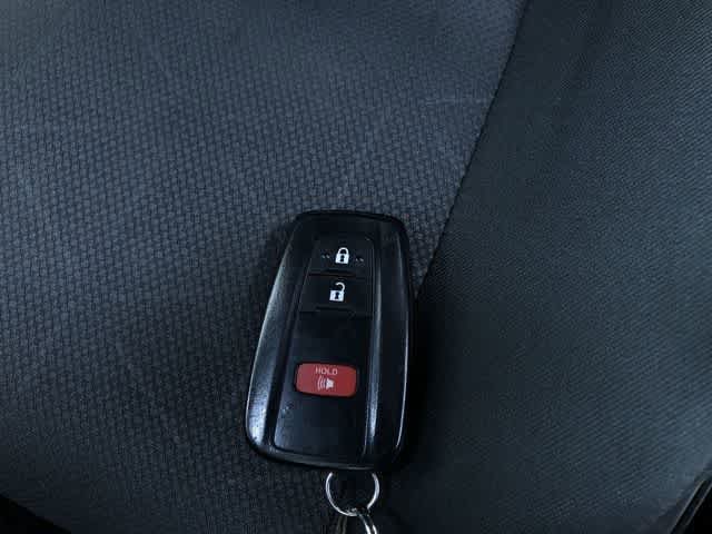 Thumbnail: 2025 Toyota RAV4 - 31